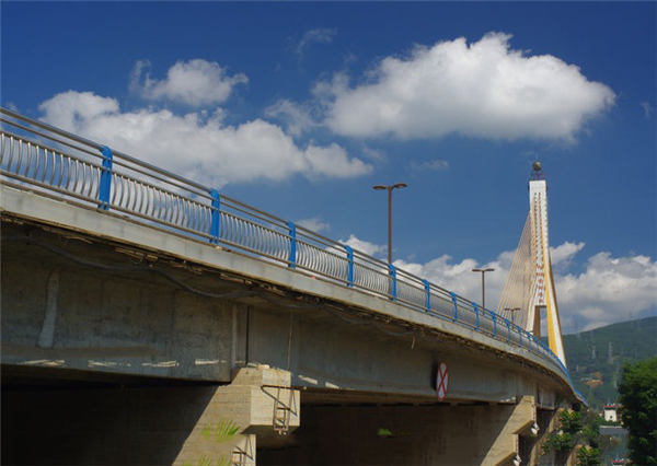 安顺304不锈钢桥梁护栏：安全、耐用与美观的完美结合